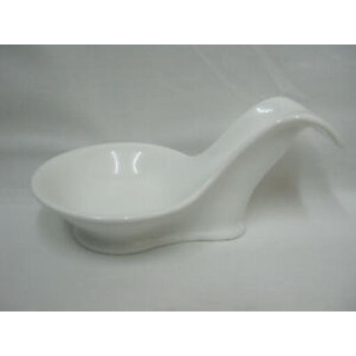 CKS Wm Bartleet Large White Upright Porcelain Spoon Rest T361